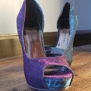 Iridescent stilettos 6.5 great condition